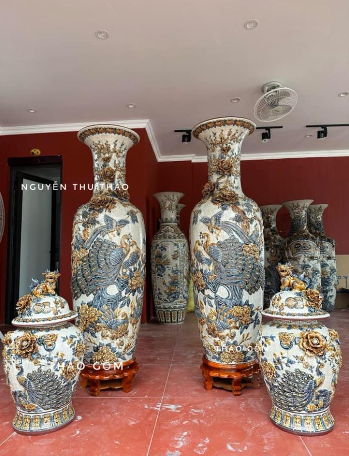 CHOÉ ĐỂ TRÊN BAN THỜ 2